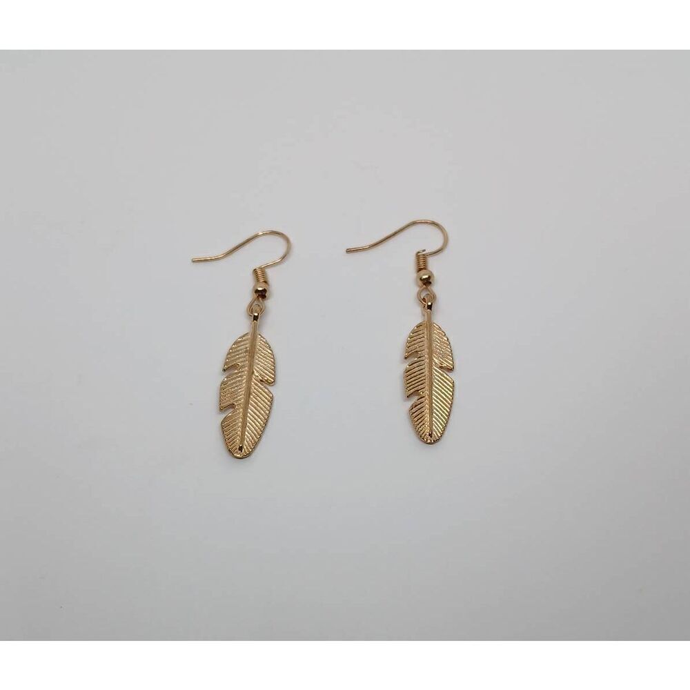 Leaf design earrings